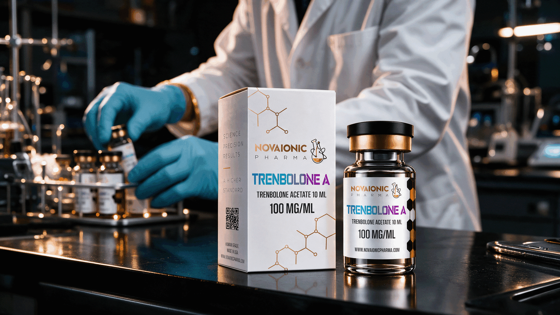 Especialista de laboratorio organizando el catalogo de viales de Novaionic Pharma